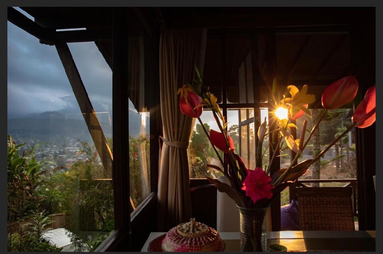 Bali Lakeside Villa Bedugul  Exterior photo
